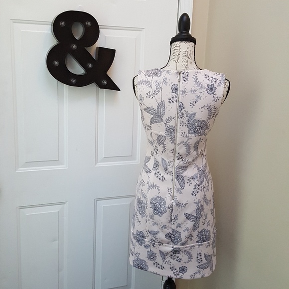 Sheath Dress - Picture 4 of 7